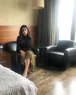 Parul Gulati feet photo thumbnail