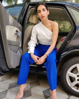 Parul Gulati feet photo thumbnail