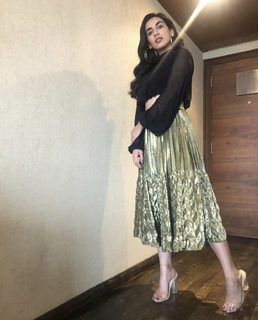 Parul Gulati feet photo thumbnail