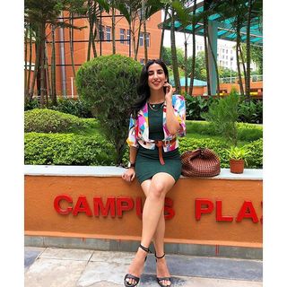 Parul Gulati feet photo thumbnail