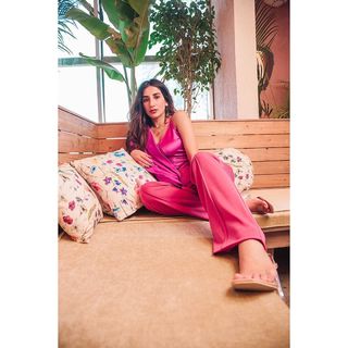 Parul Gulati feet photo thumbnail