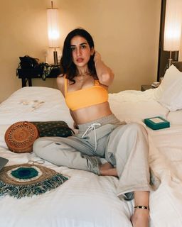 Parul Gulati feet photo thumbnail