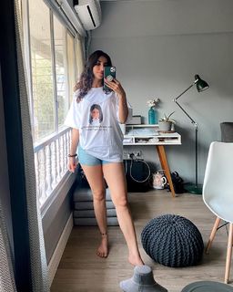 Parul Gulati feet photo thumbnail