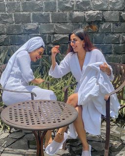 Parul Gulati feet photo thumbnail