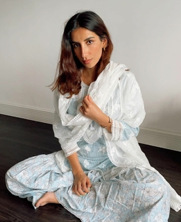 Parul Gulati feet photo thumbnail