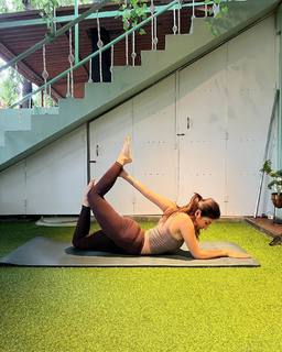 Parul Gulati feet photo thumbnail