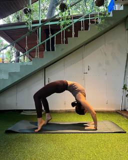 Parul Gulati feet photo thumbnail