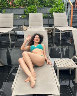 Parul Gulati feet photo thumbnail