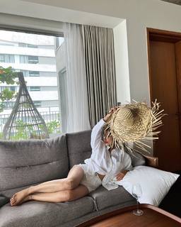 Parul Gulati feet photo thumbnail