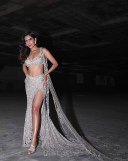 Parul Gulati feet photo thumbnail