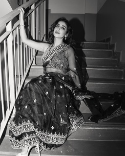 Parul Gulati feet photo thumbnail