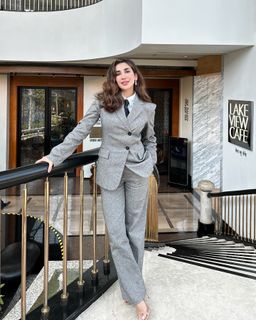 Parul Gulati feet photo thumbnail