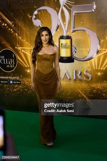 Parul Gulati feet photo thumbnail