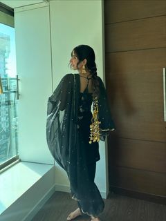 Parul Gulati feet photo 11