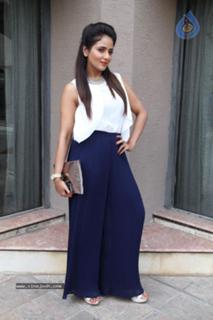 Parul Yadav feet photo 8
