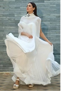 Parul Yadav feet photo 12