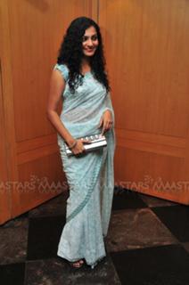 Parvathi feet photo 14