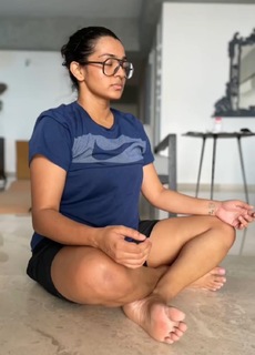 Parvathi feet photo 12