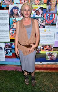 Patricia Arquette feet photo thumbnail