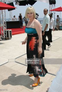 Patricia Arquette feet photo thumbnail