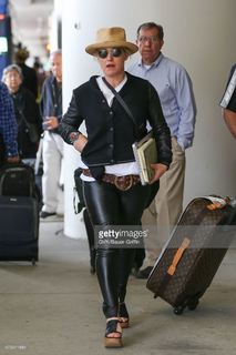 Patricia Arquette feet photo thumbnail