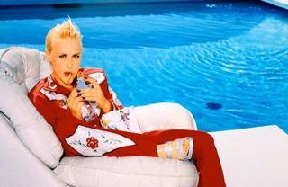 Patricia Arquette feet photo thumbnail