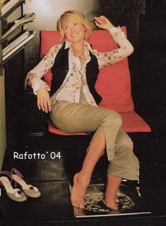 Patricia Conde feet photo thumbnail