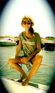 Patricia Conde feet photo thumbnail