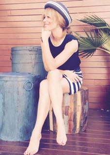 Patricia Conde feet photo thumbnail