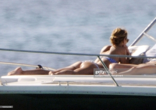 Patricia Conde feet photo thumbnail