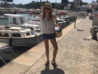 Patricia Conde feet photo thumbnail