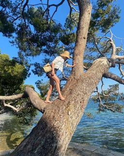 Patricia Conde feet photo thumbnail