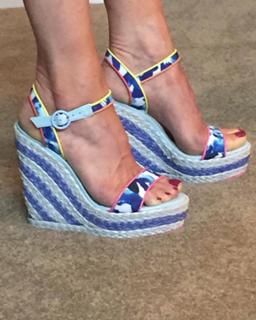 Patricia Heaton feet photo thumbnail