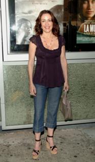 Patricia Heaton feet photo thumbnail