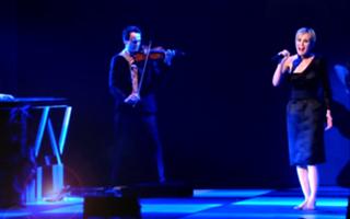 Patricia Kaas feet photo 17