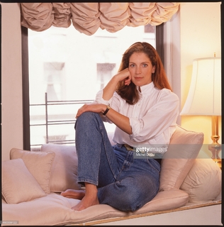 Patricia Kalember feet photo 11