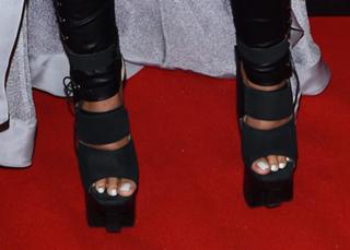 Patricia Kazadi feet photo 10