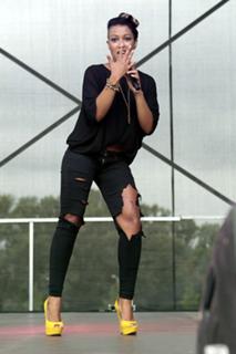 Patricia Kazadi feet photo 4