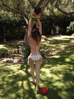 Patricia Manterola feet photo 9