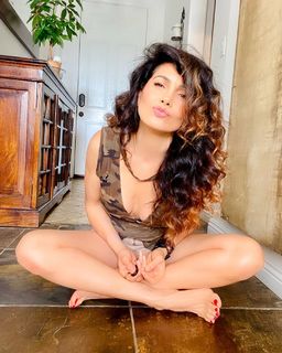 Patricia Manterola feet photo 1