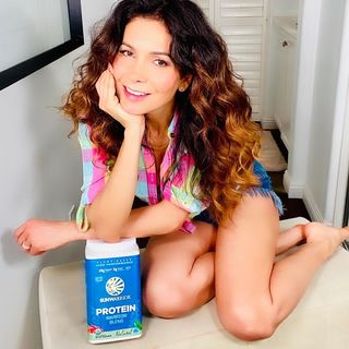 Patricia Manterola feet photo 18