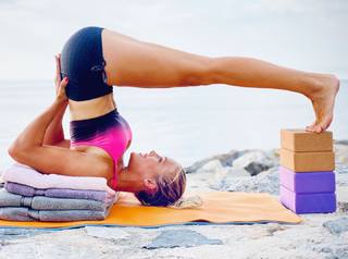 Patricia Montero feet photo thumbnail