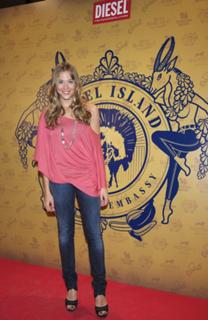 Patricia Montero feet photo thumbnail