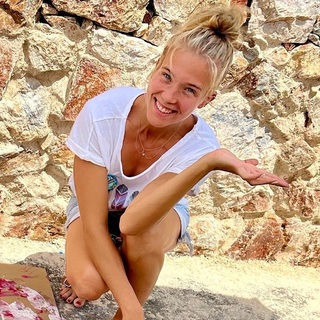 Patricia Montero feet photo thumbnail