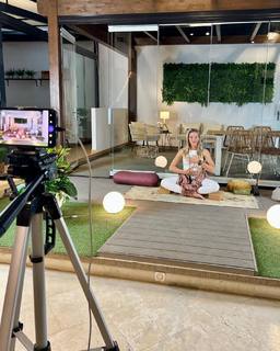 Patricia Montero feet photo thumbnail