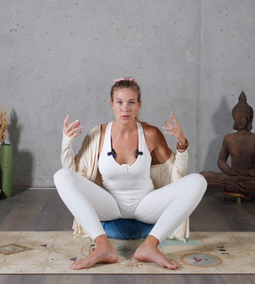 Patricia Montero feet photo thumbnail