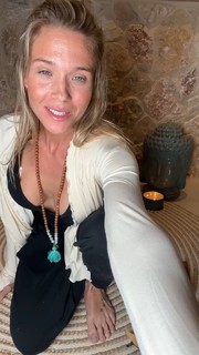 Patricia Montero feet photo thumbnail