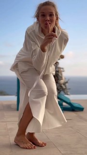 Patricia Montero feet photo thumbnail