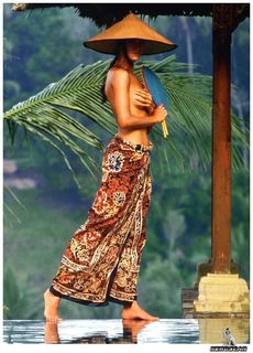 Patricia Velasquez feet photo thumbnail