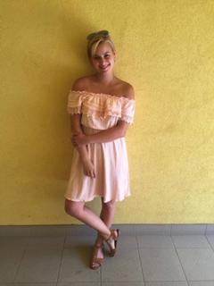 Patricie Pagácová feet photo thumbnail